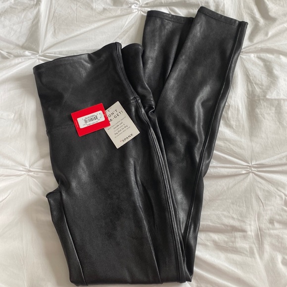 SPANX Pants - NWT SPANX faux leather leggings - size large